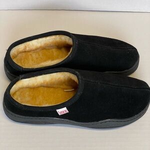 Women’s slippers Sz 7